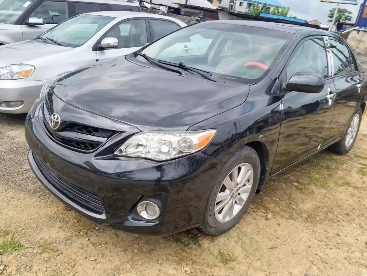 Toyota Corolla   - 2011