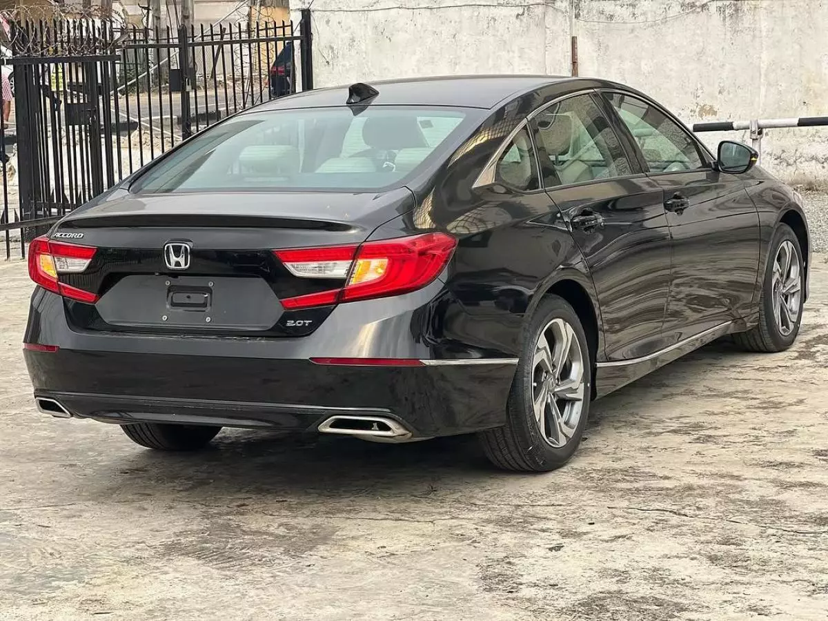 Honda Accord   - 2018