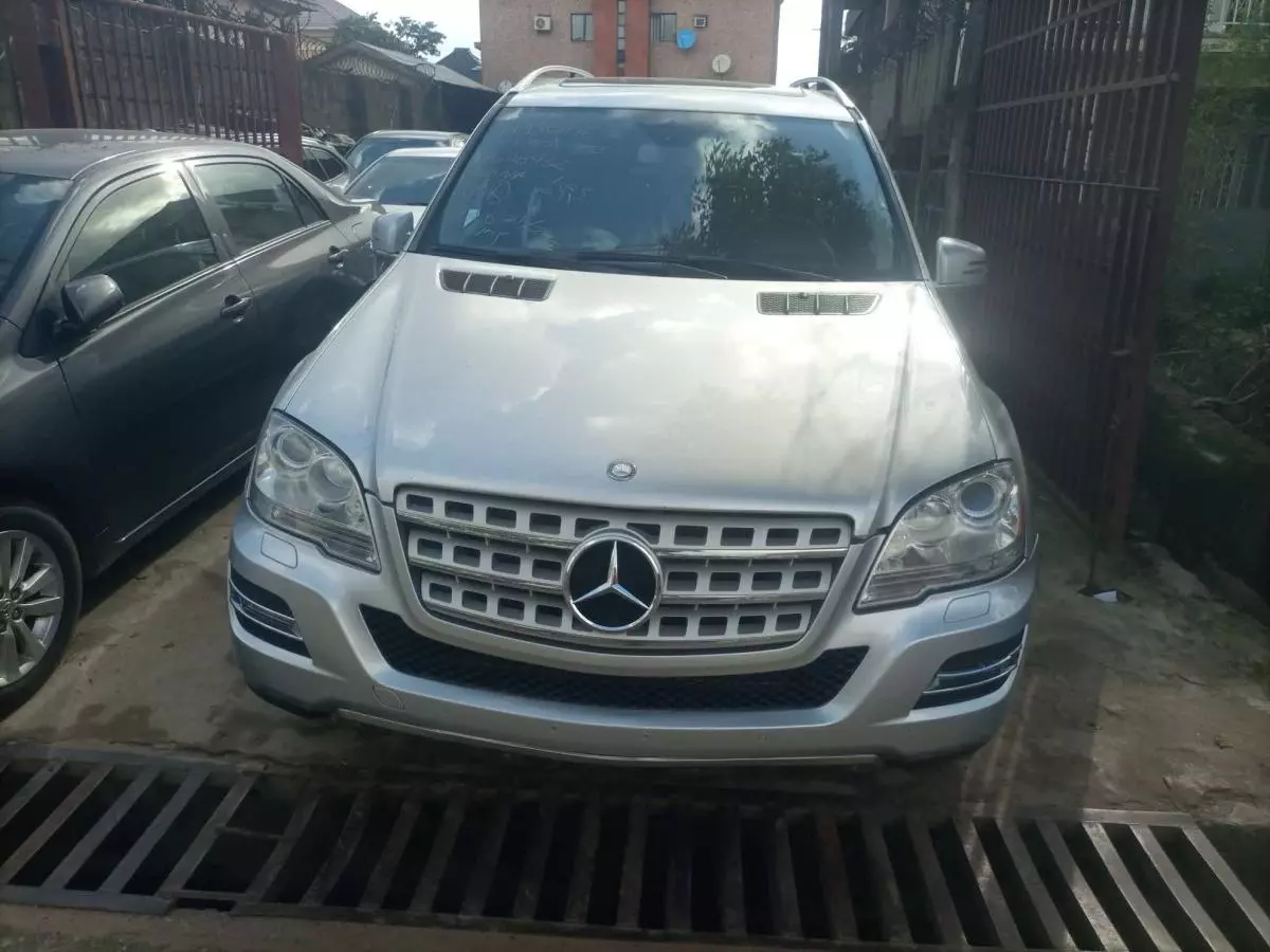 Mercedes-Benz ML 350   - 2011