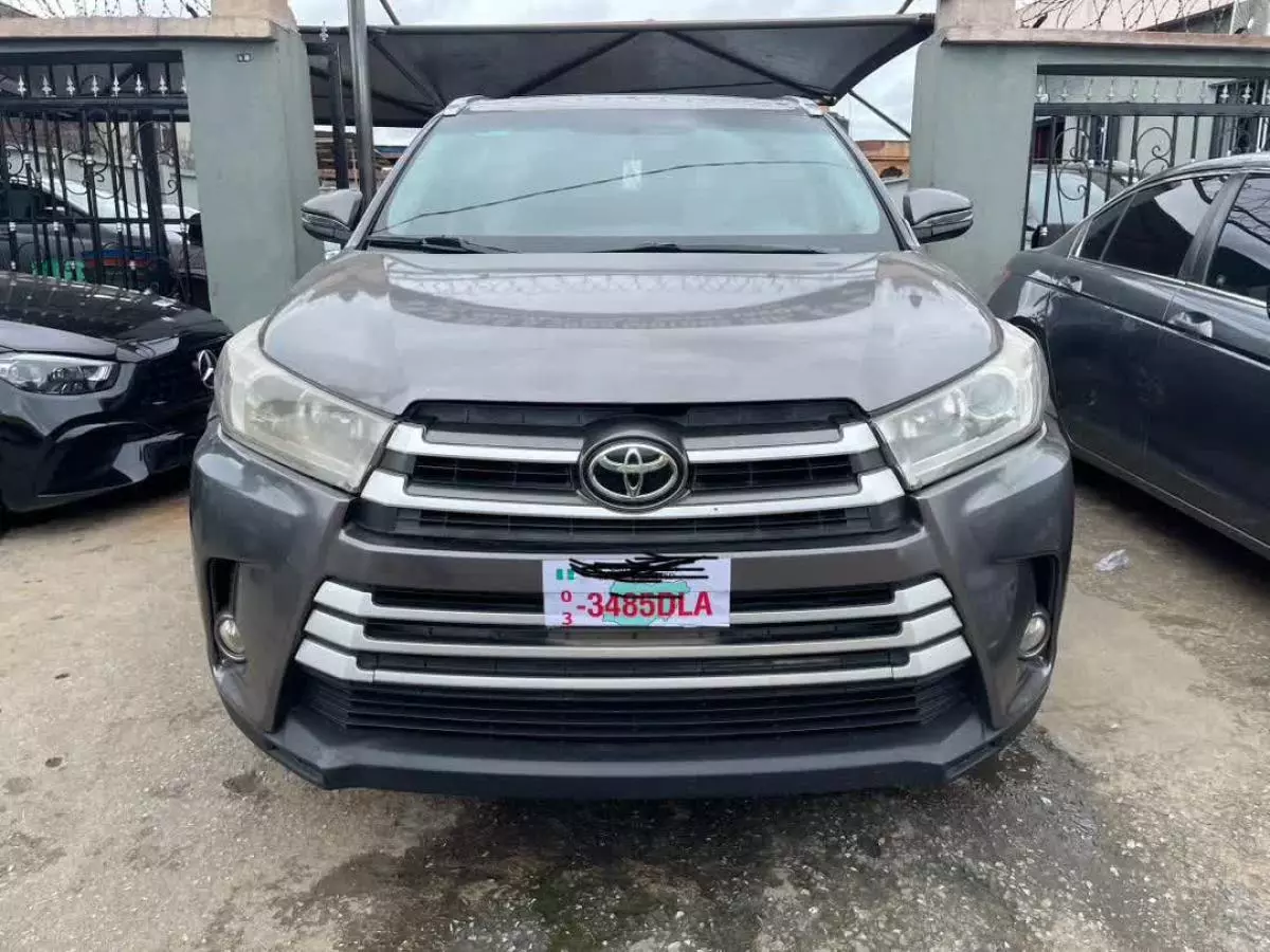 Toyota Highlander   - 2014