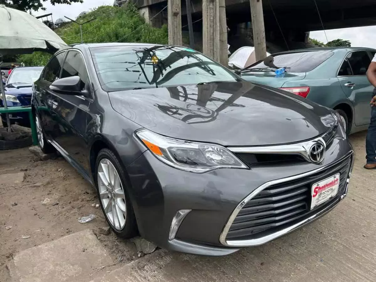 Toyota Avalon   - 2013