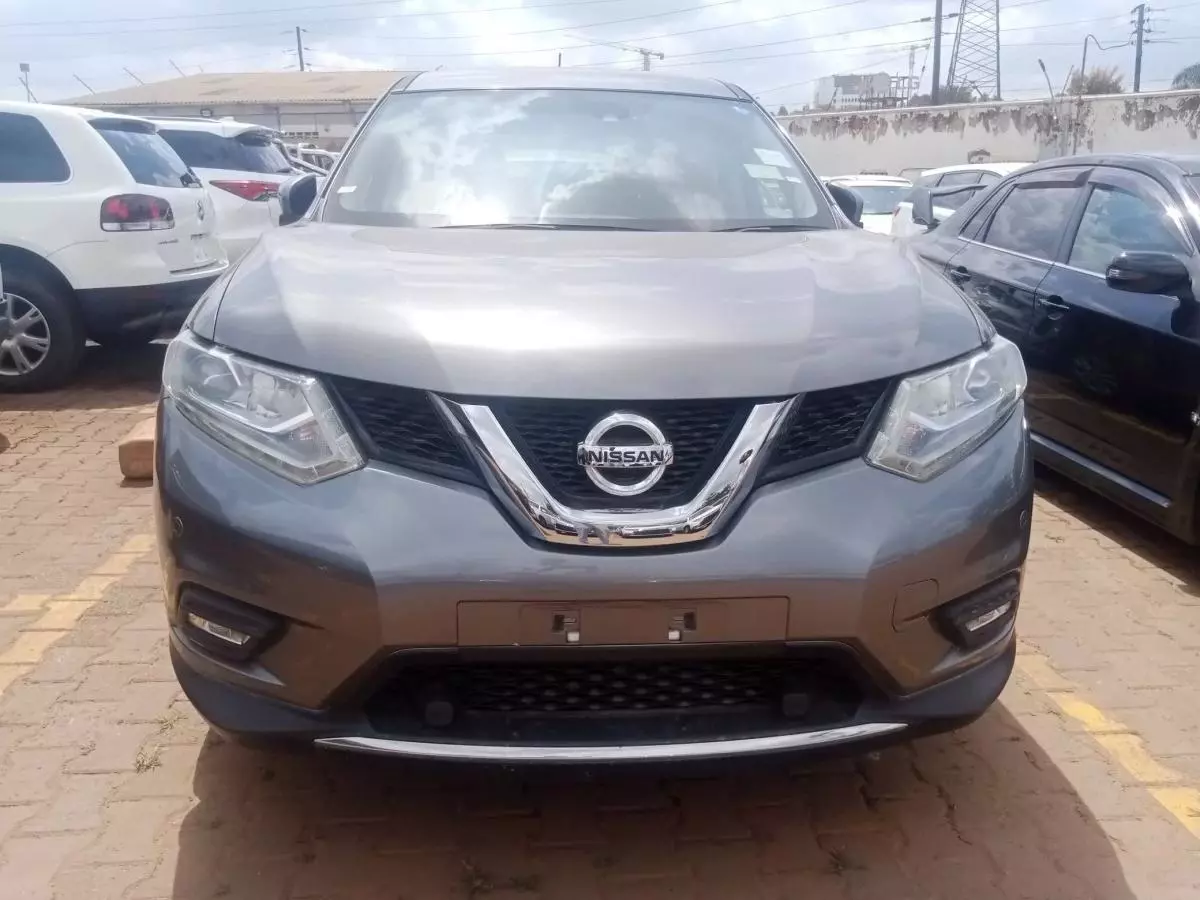 Nissan X- trail   - 2015