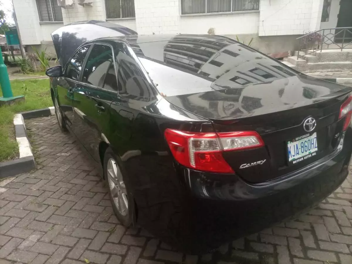 Toyota Camry - 2012