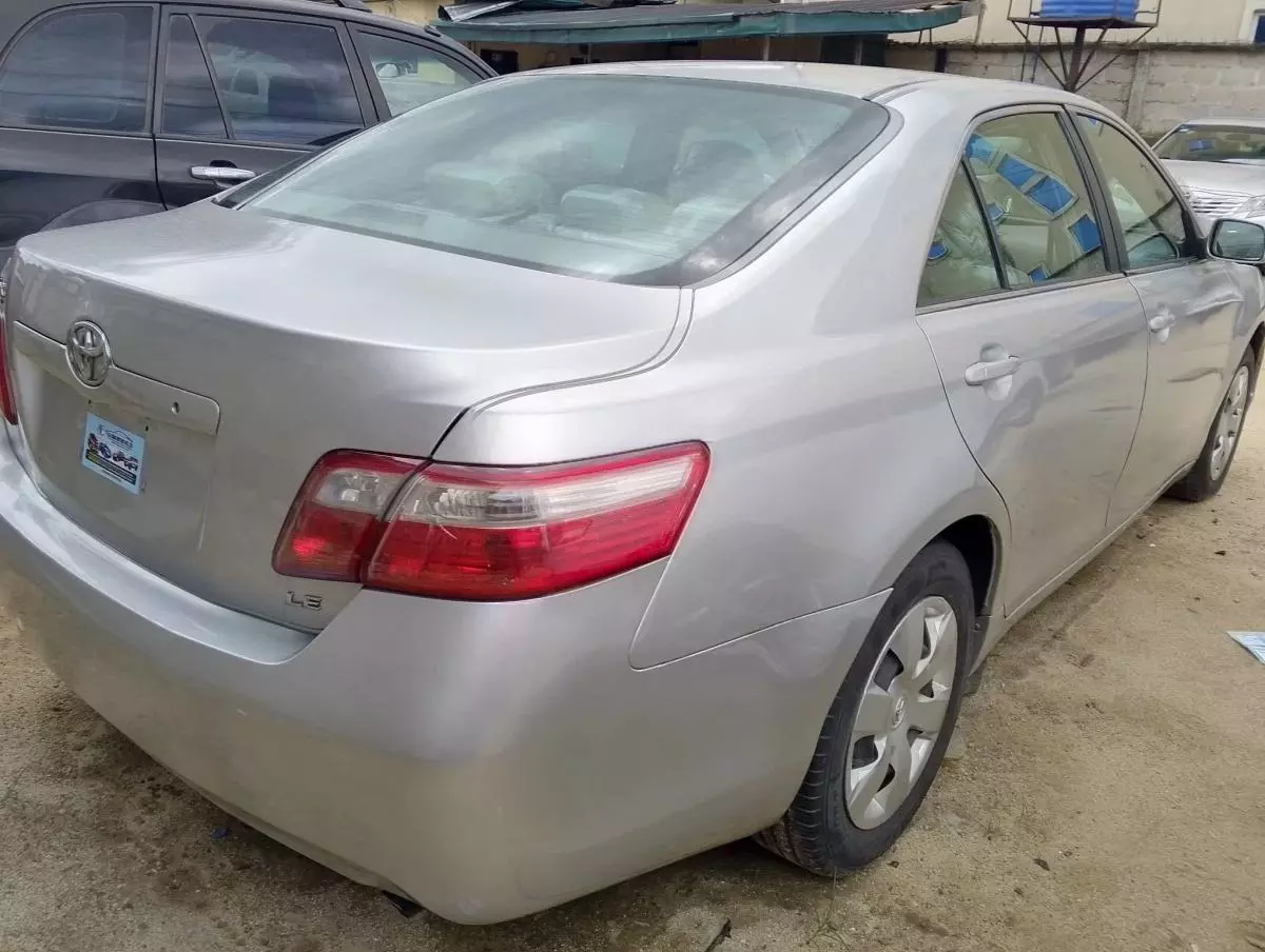 Toyota Camry   - 2007