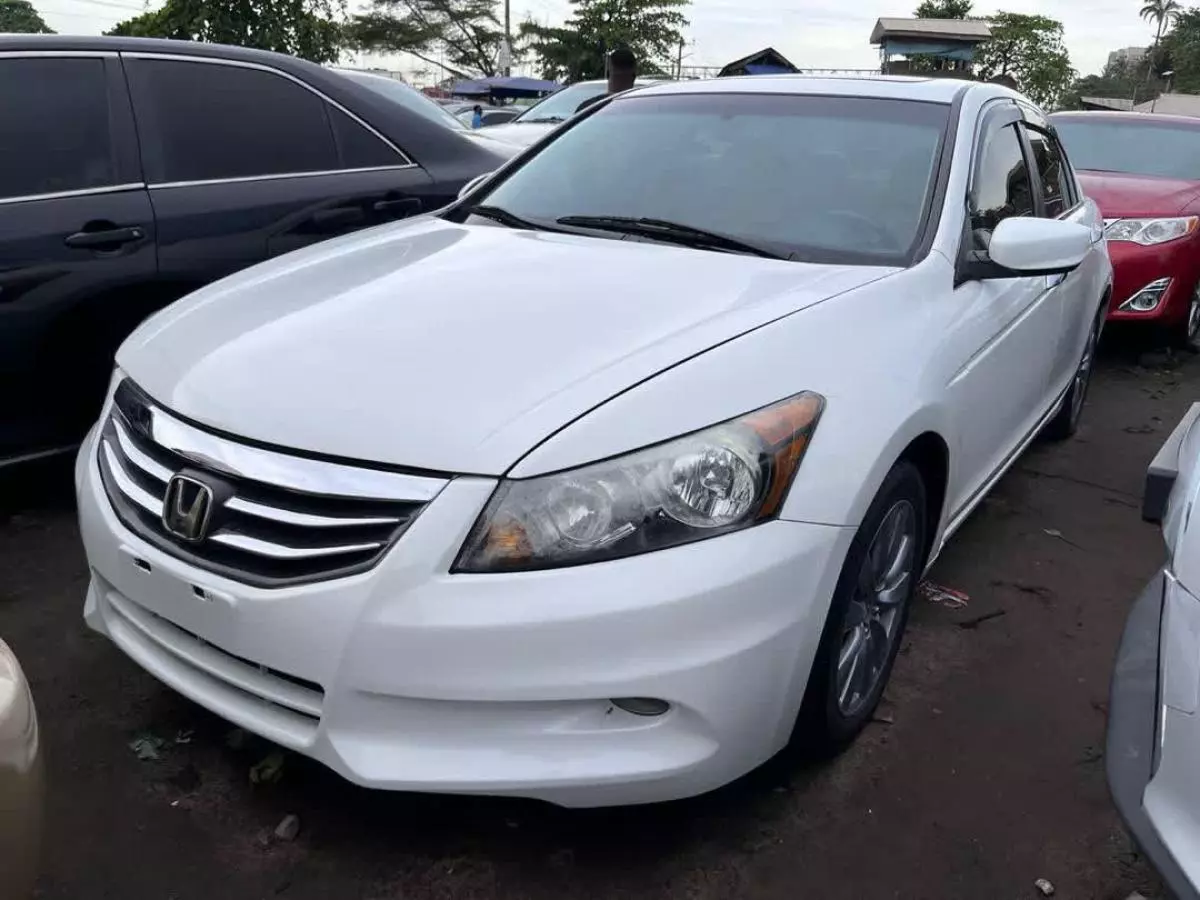 Honda Accord   - 2011