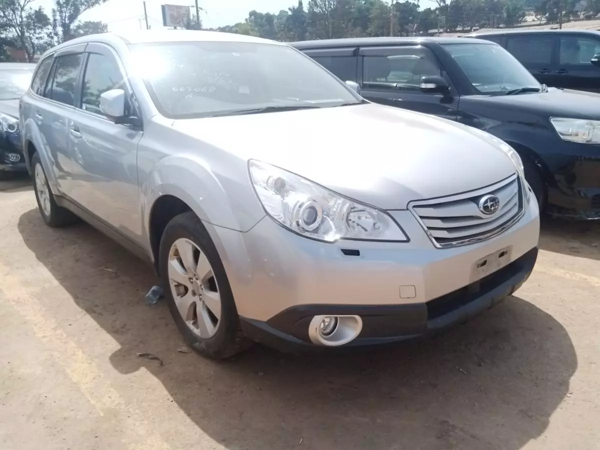 Subaru Outback   - 2010