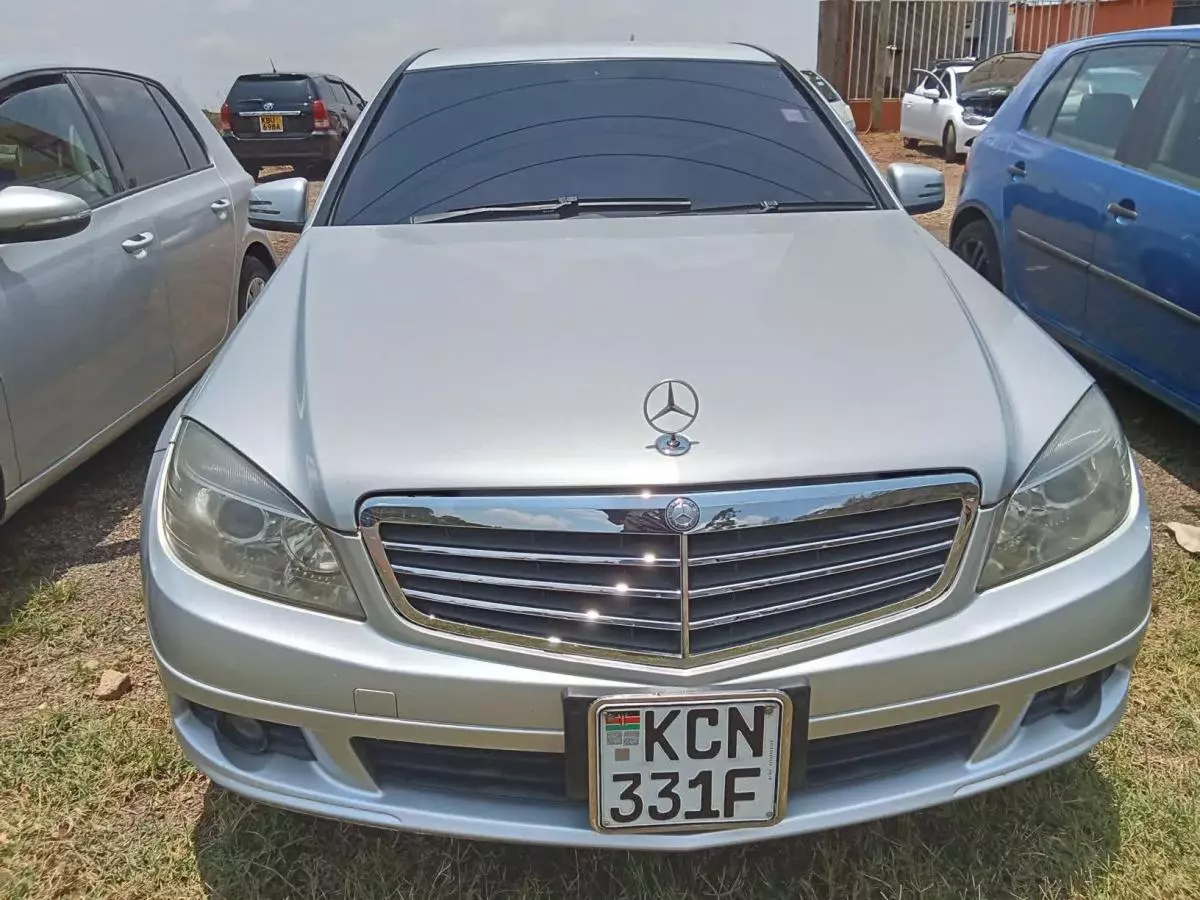 Mercedes-Benz C200   - 2012