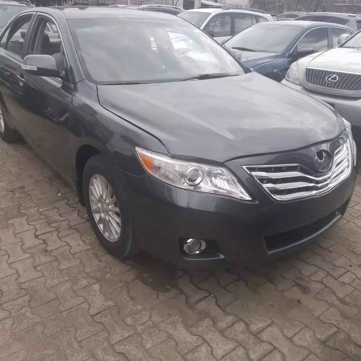 Toyota Camry   - 2010