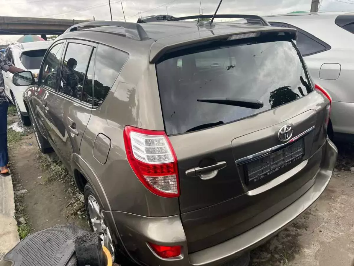 Toyota RAV 4   - 2009