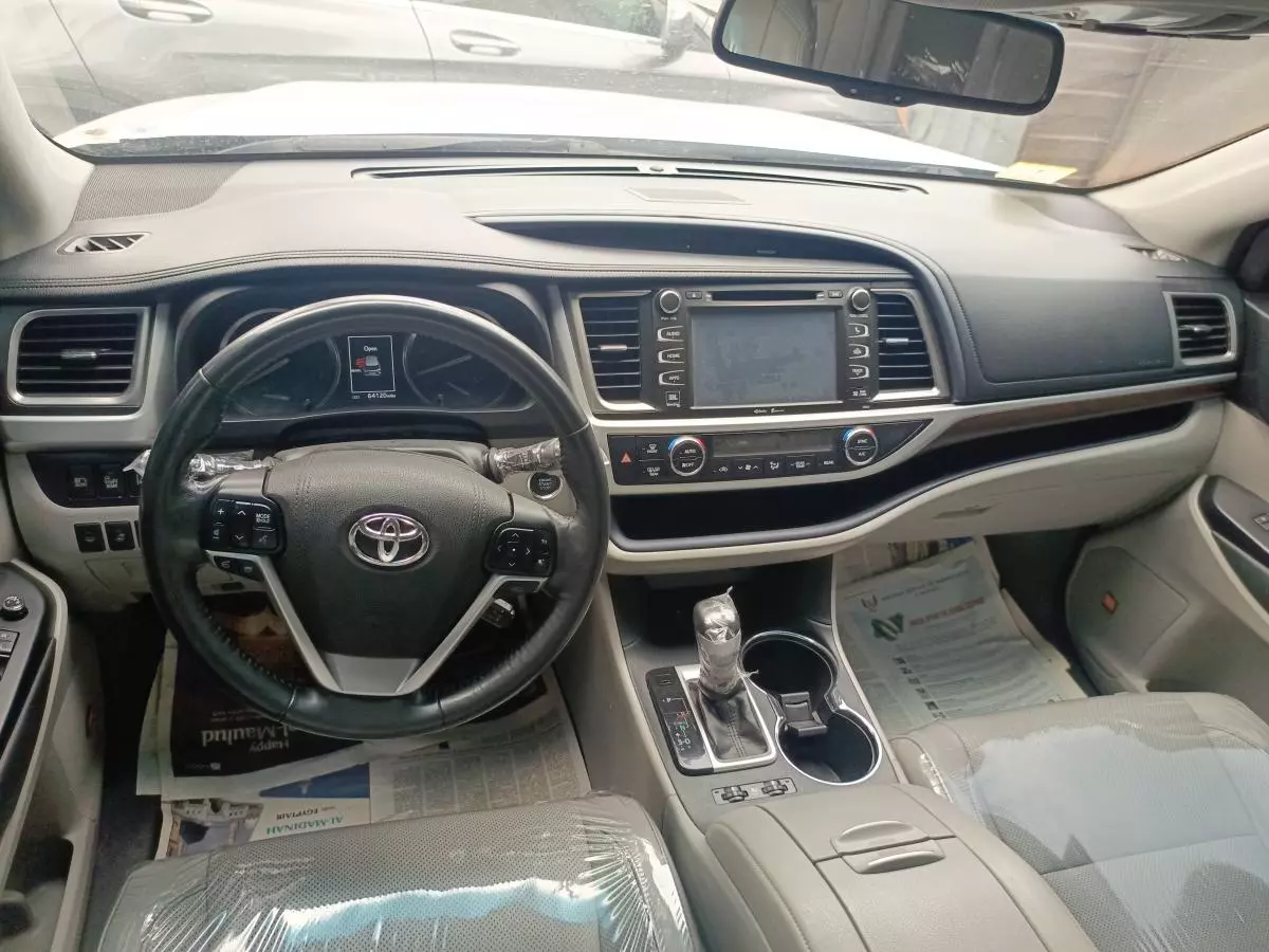 Toyota Highlander   - 2015