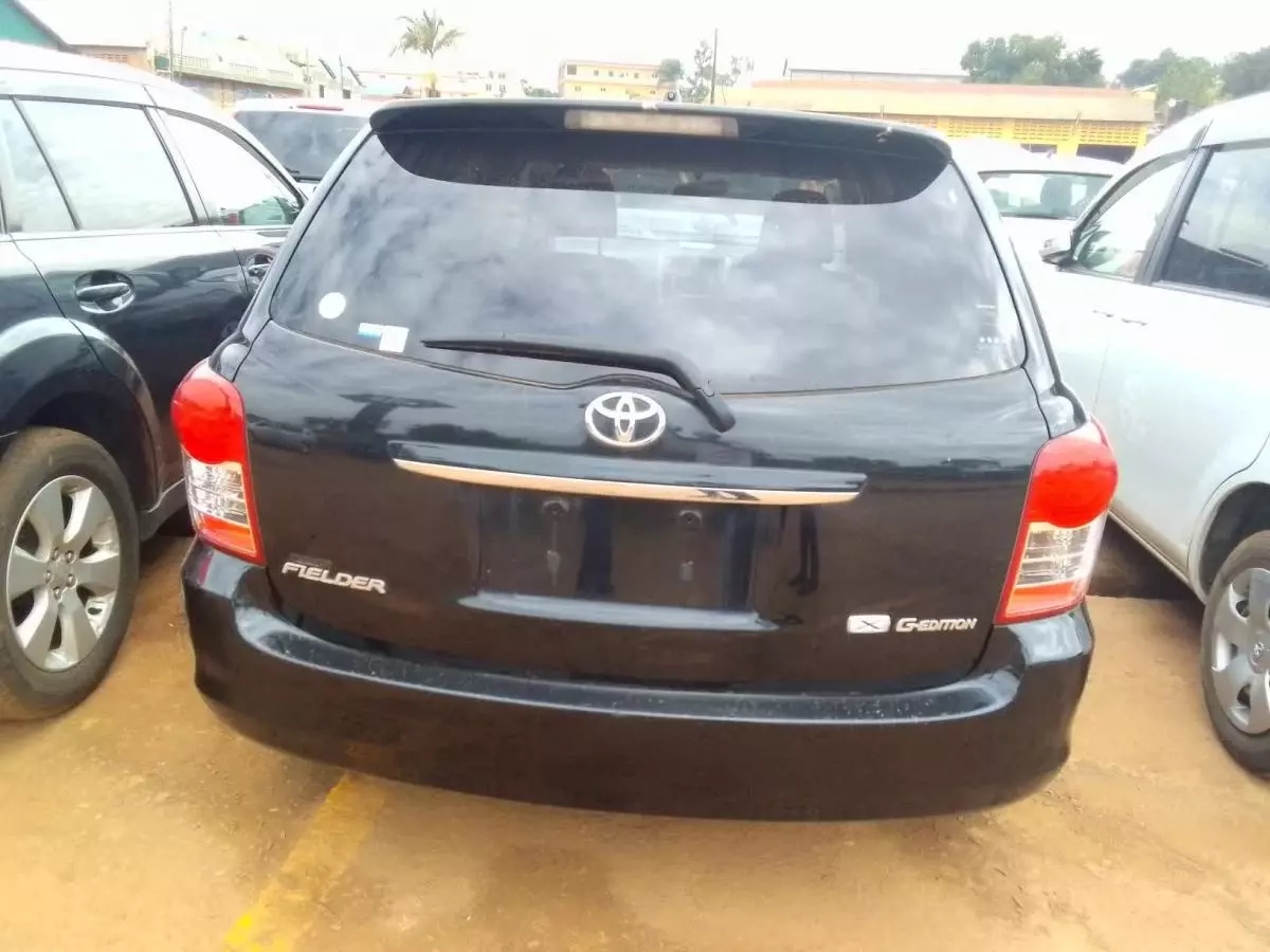 Toyota Fielder  - 2009