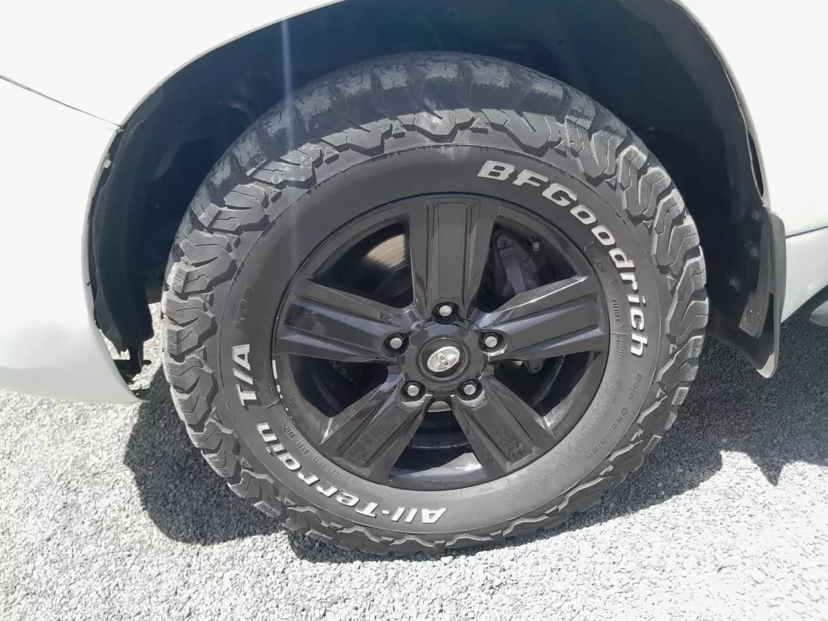 Toyota Land Cruiser - 2013