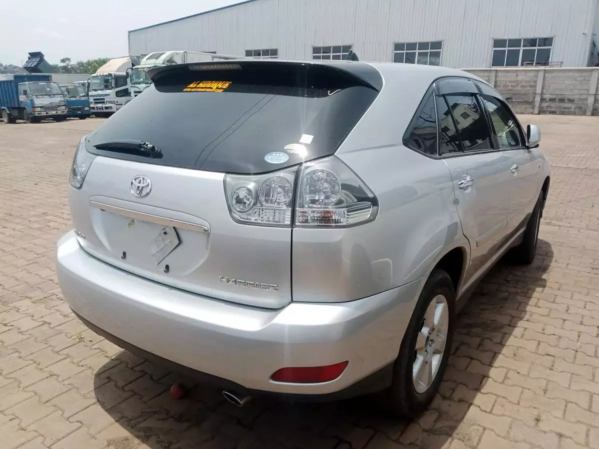 Toyota Harrier - 2009
