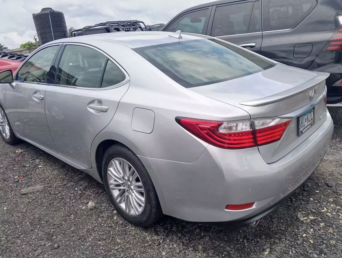 Lexus ES 350   - 2014