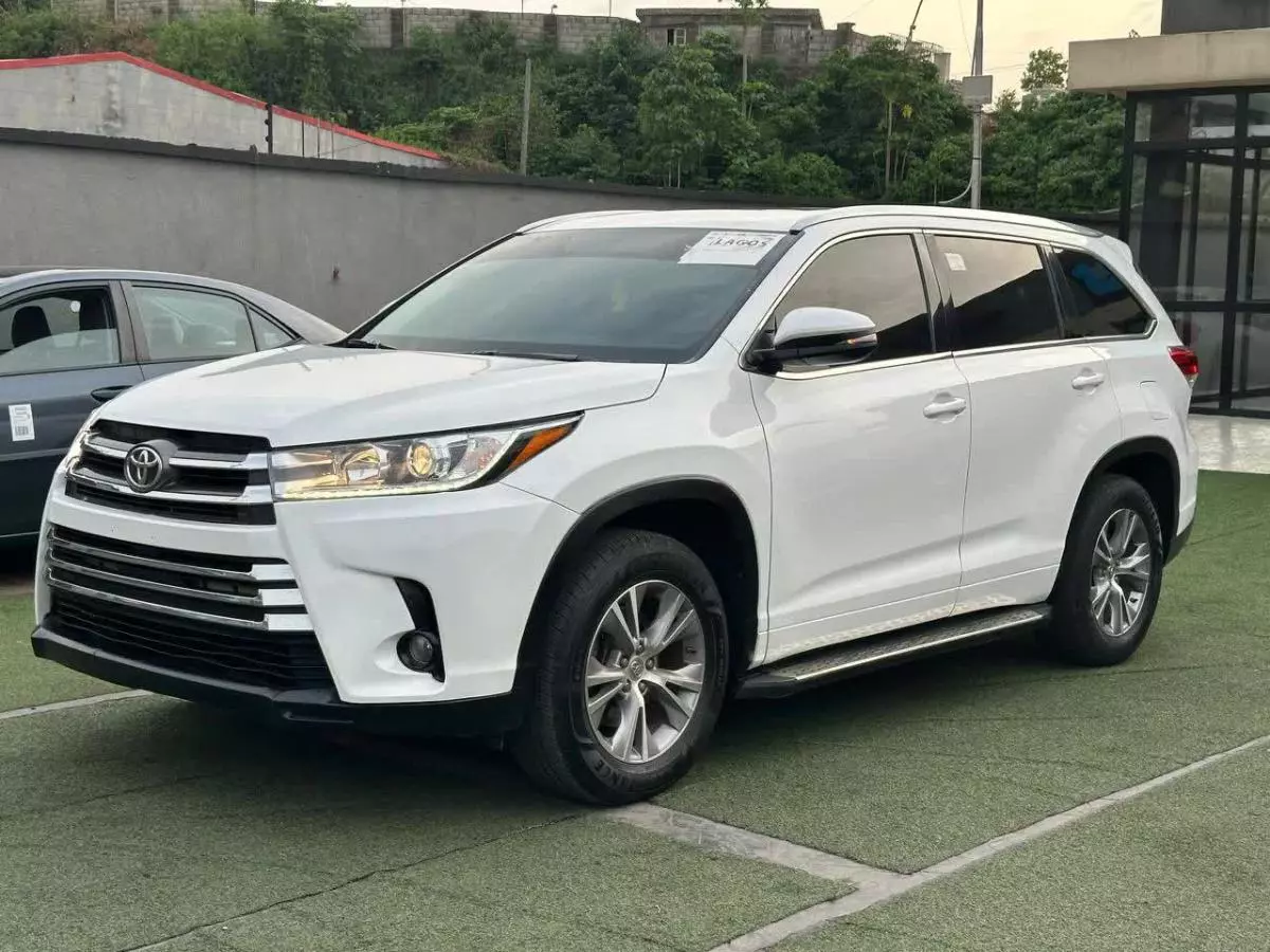 Toyota Highlander   - 2015