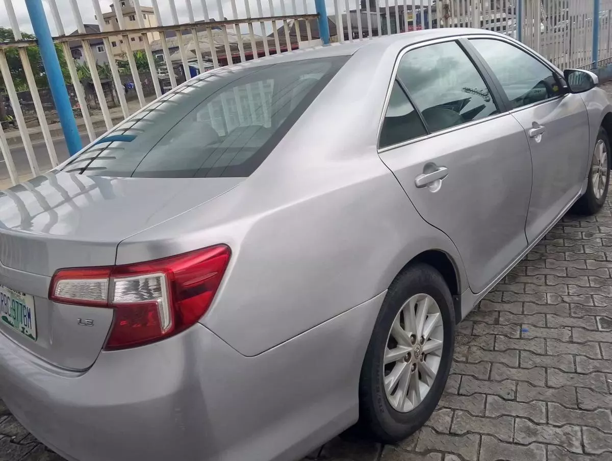 Toyota Camry   - 2013