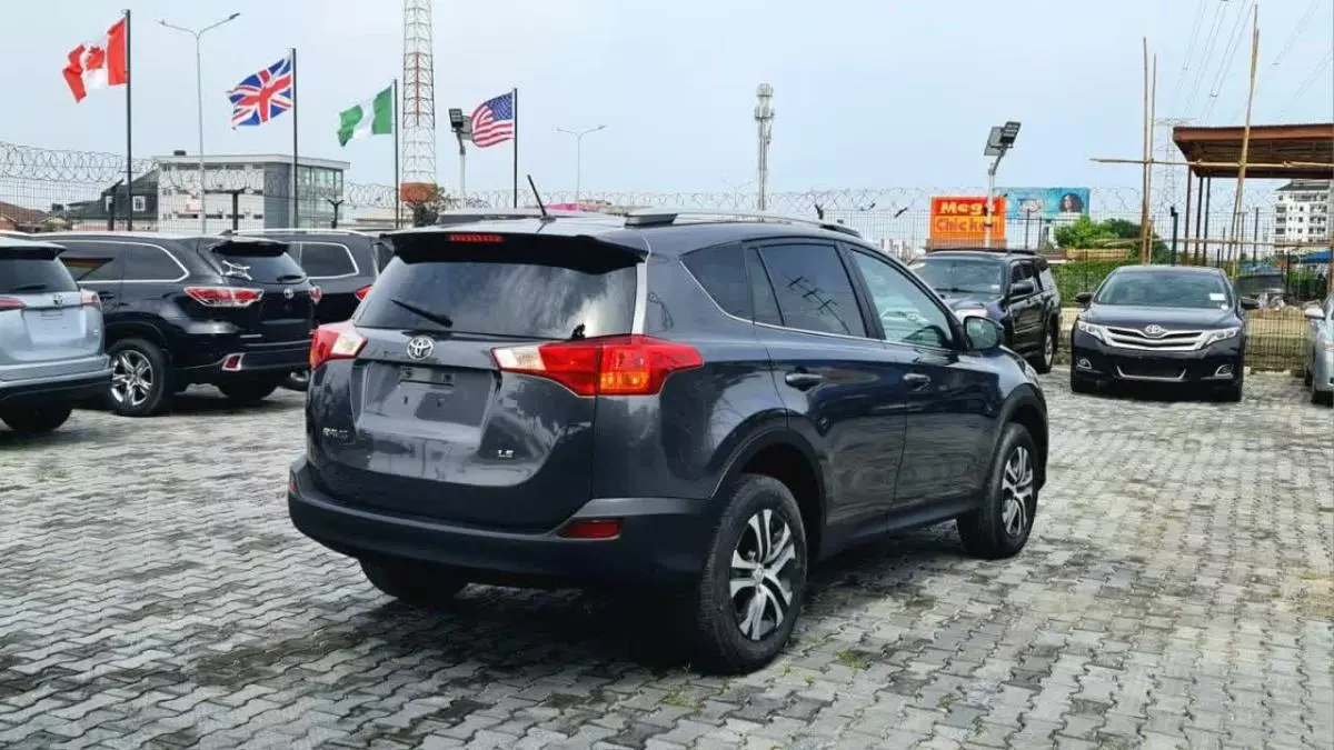 Toyota RAV 4   - 2014