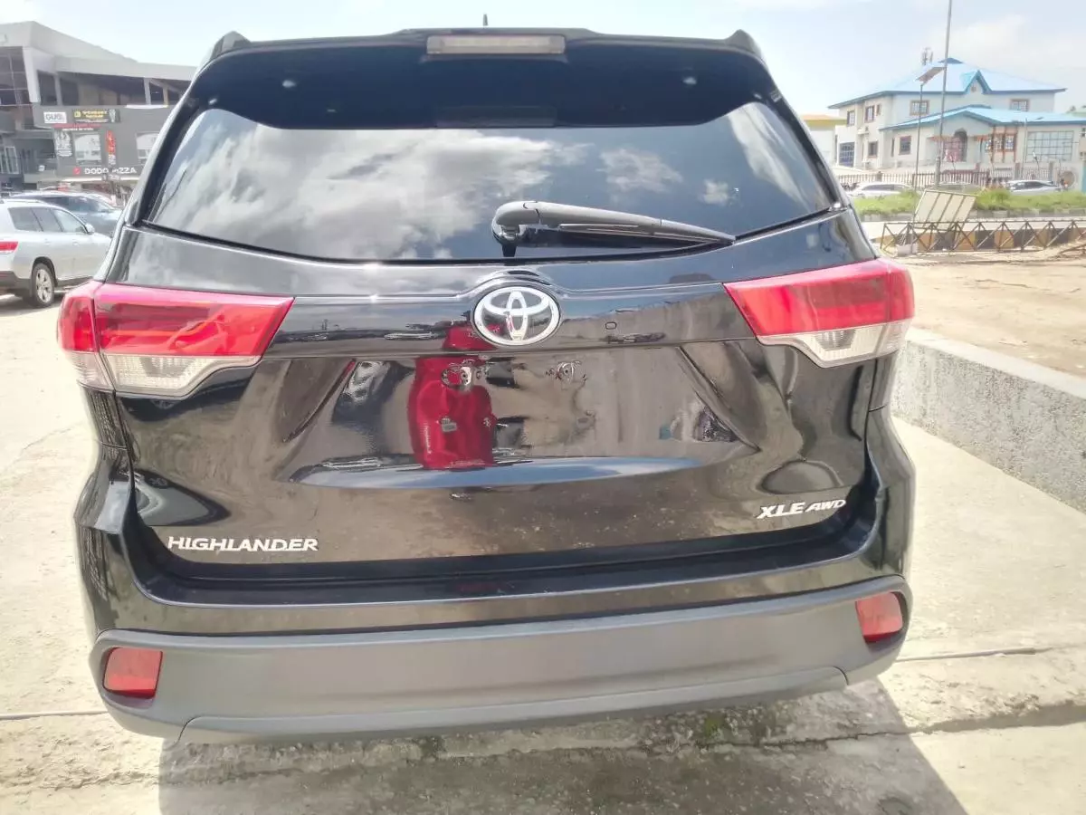 Toyota Highlander   - 2018