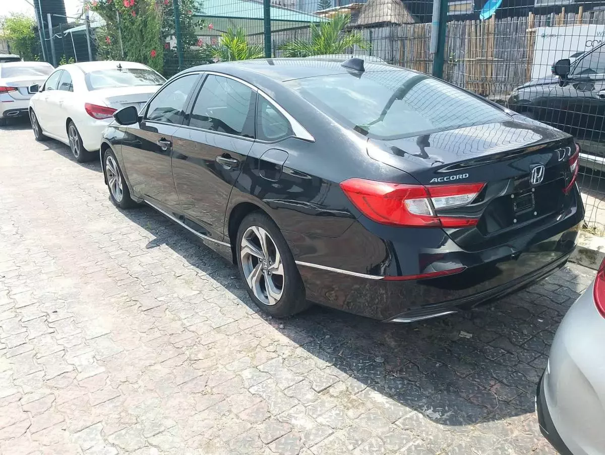 Honda Accord   - 2018