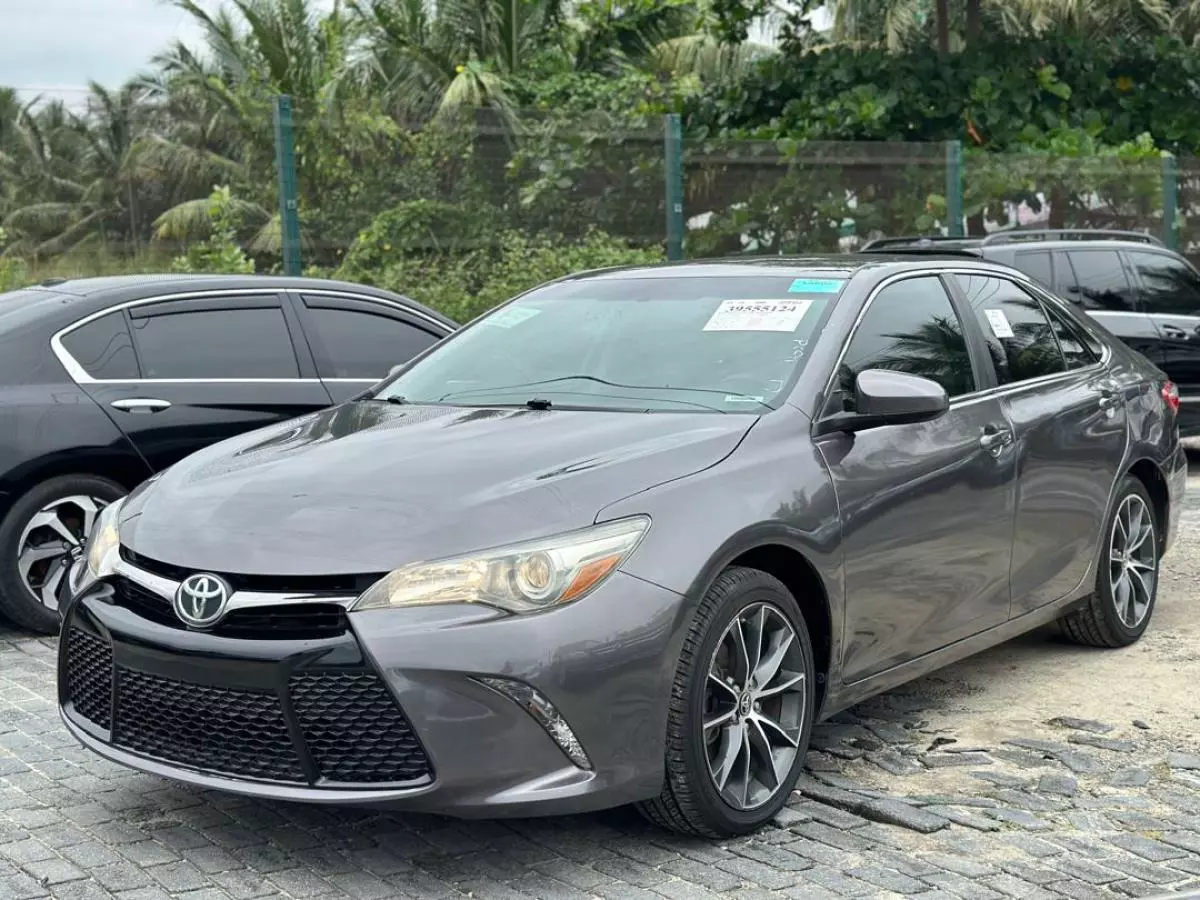 Toyota Camry   - 2015