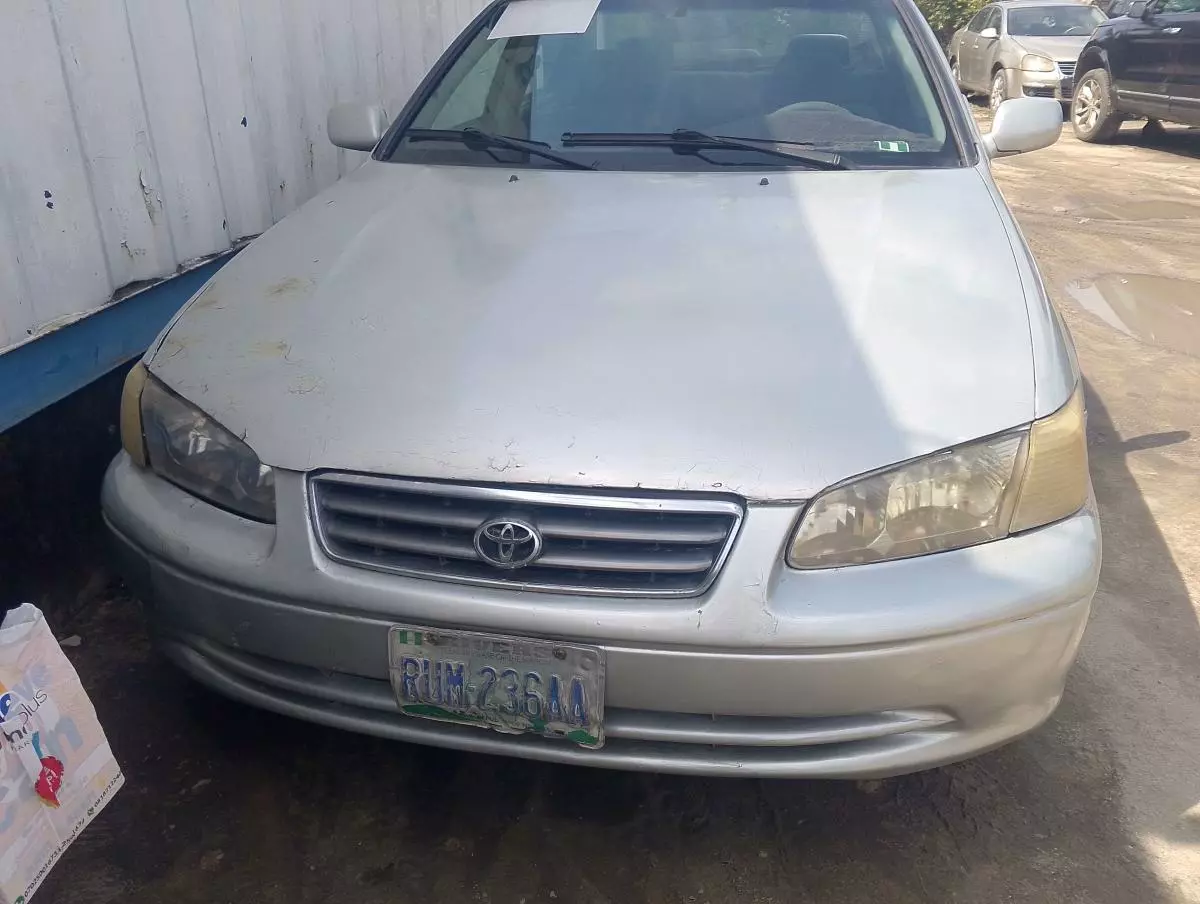 Toyota Camry   - 2000