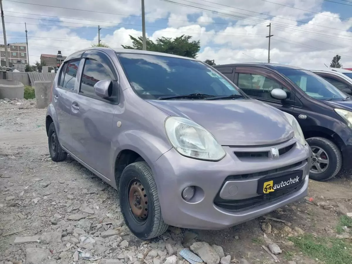 Toyota Passo   - 2015