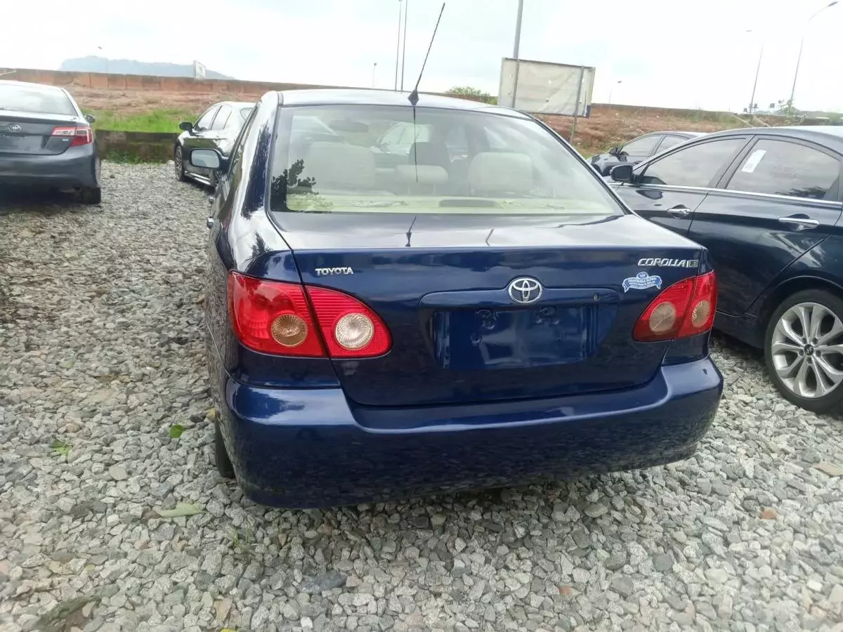 Toyota Corolla   - 2005