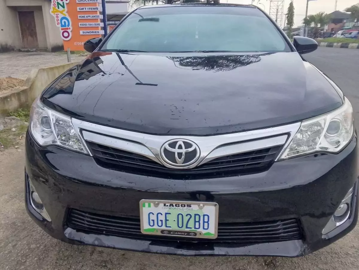 Toyota Camry   - 2012