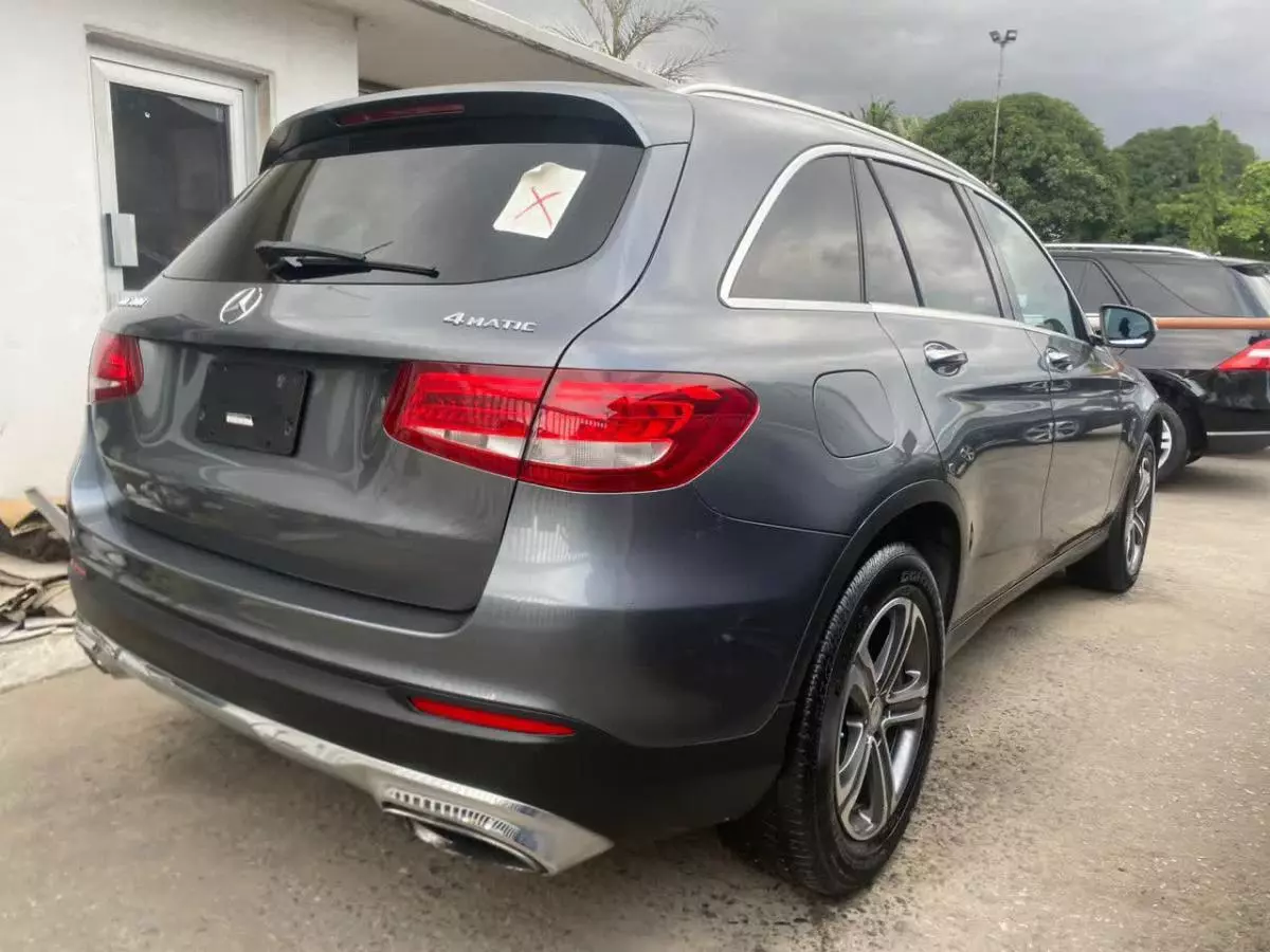 Mercedes-Benz GLC 300   - 2016