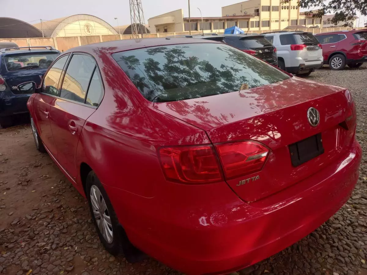 Volkswagen Jetta - 2015