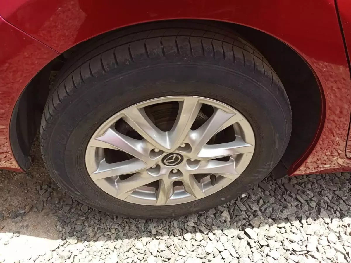 Mazda Axela  - 2015