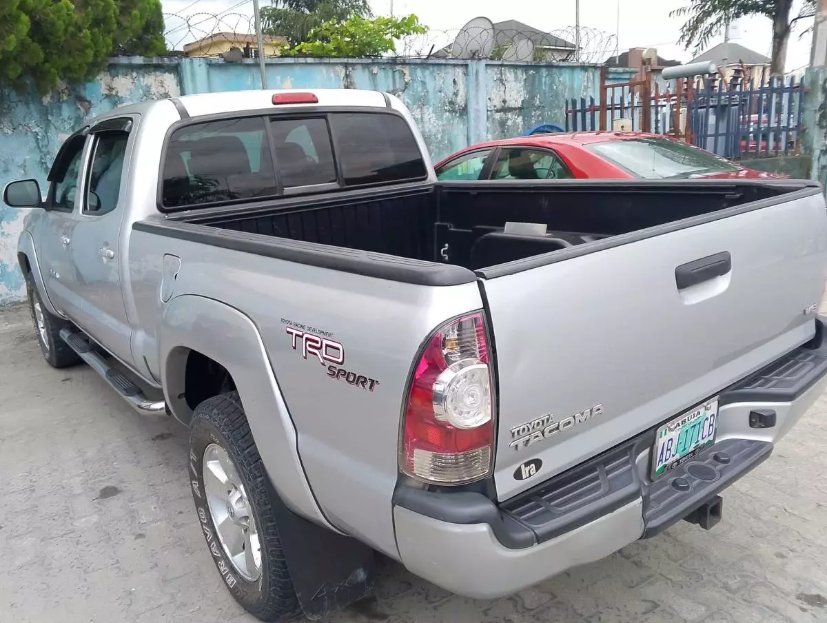 Toyota Tacoma   - 2013