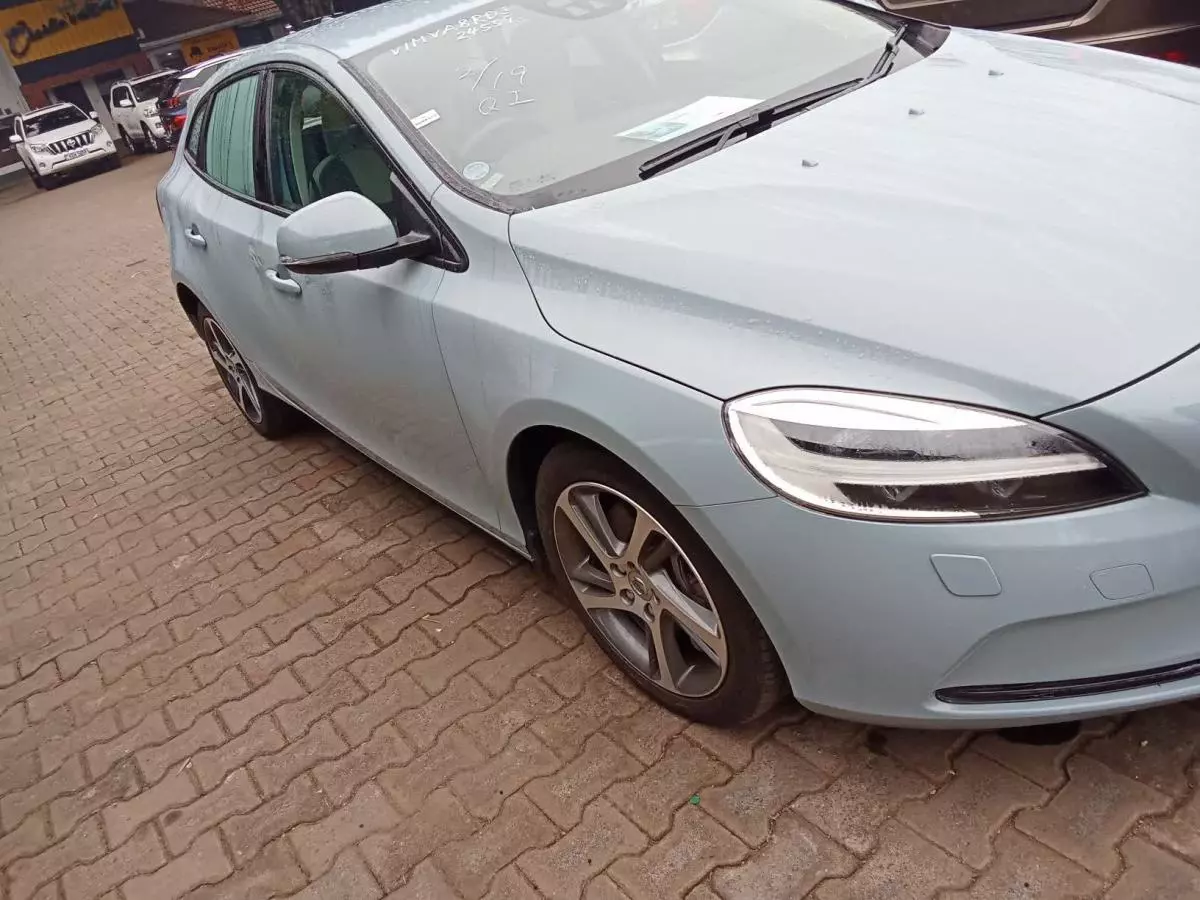 Volvo V40   - 2017