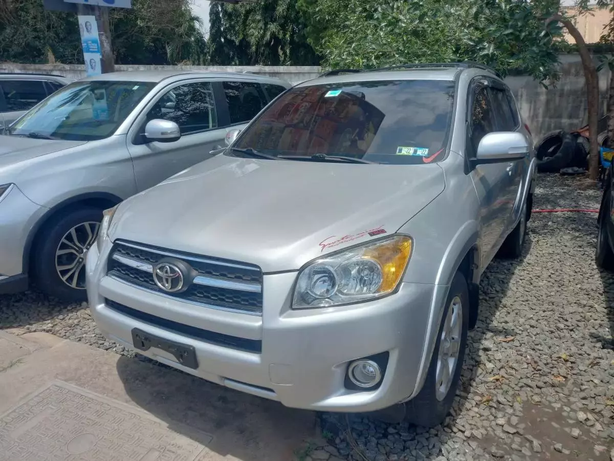 Toyota RAV 4   - 2011