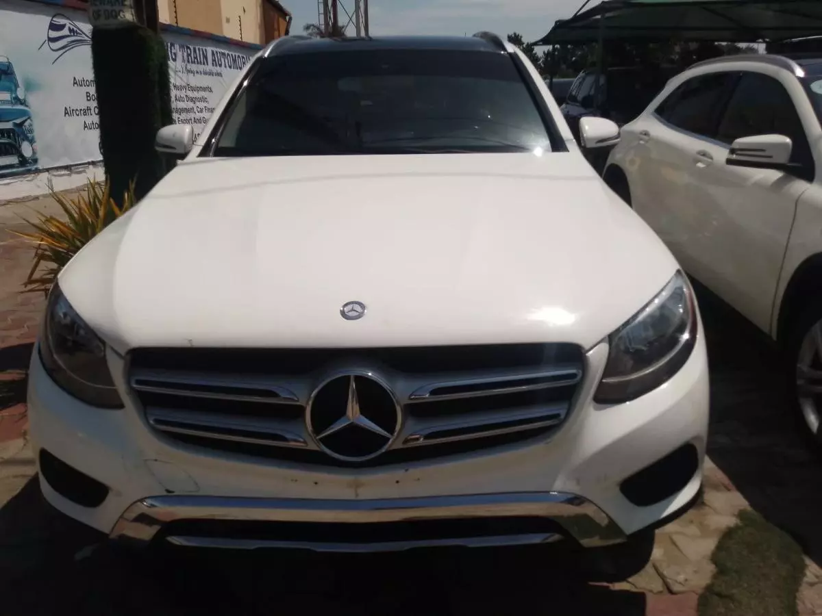 Mercedes-Benz GLC 300   - 2016