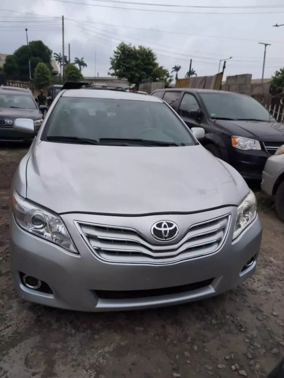 Toyota Camry   - 2011