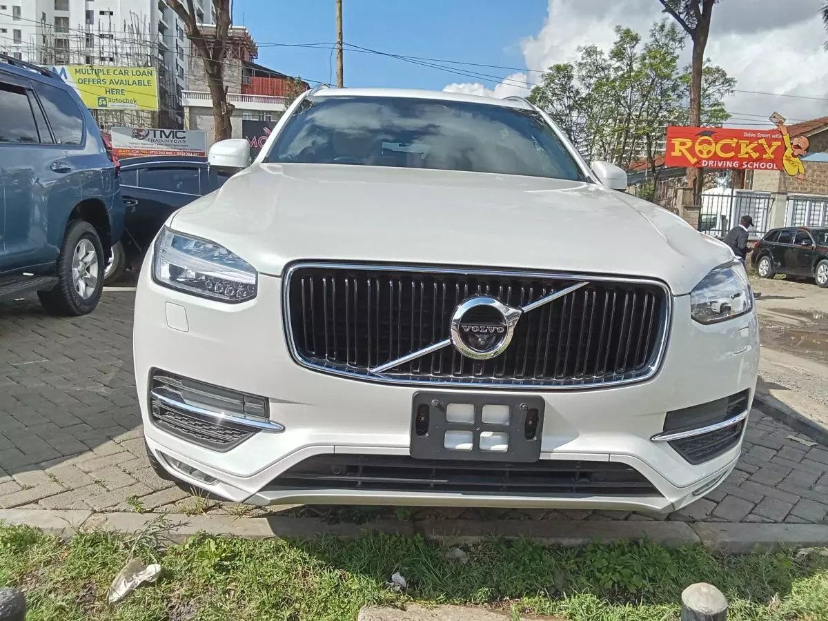 Volvo XC90   - 2018