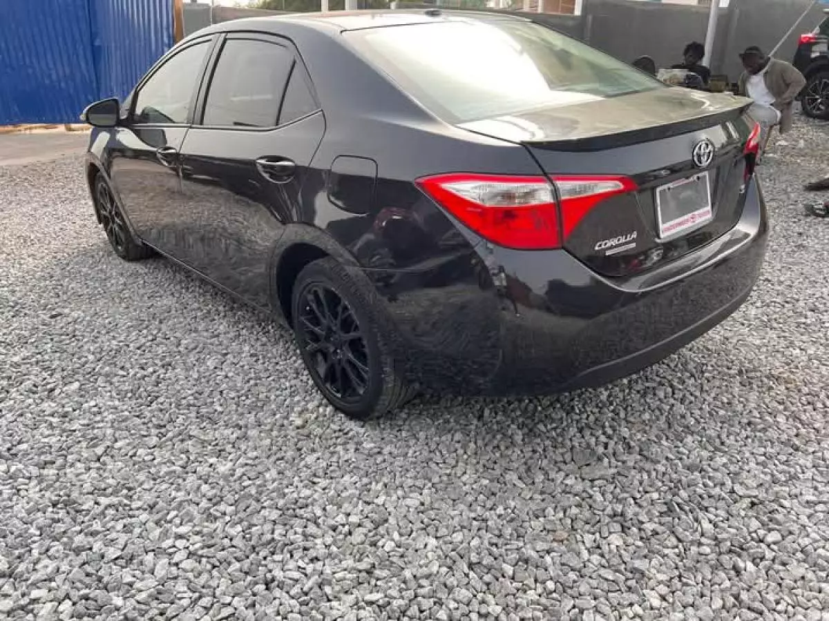 Toyota Corolla   - 2016