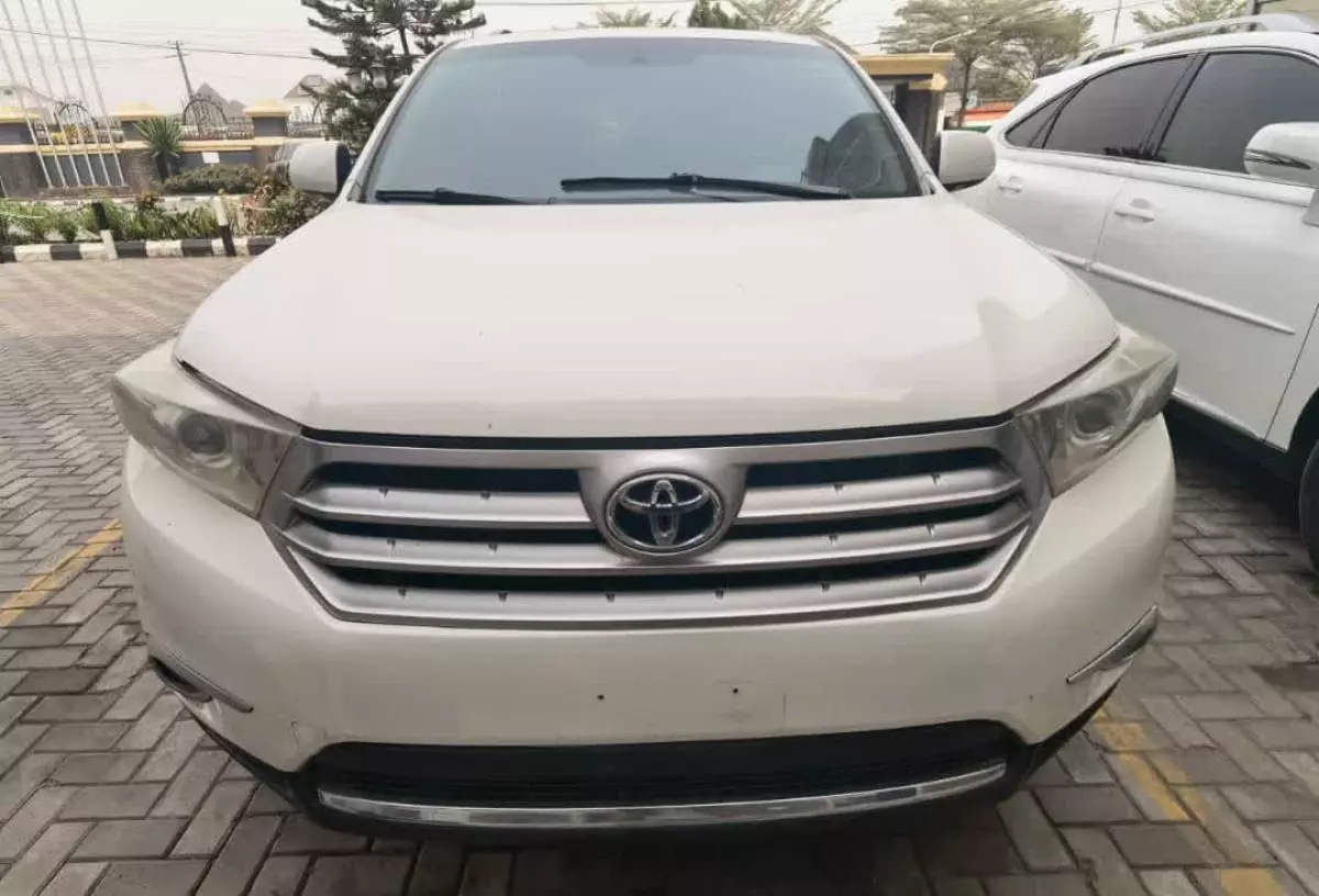 Toyota Highlander   - 2011