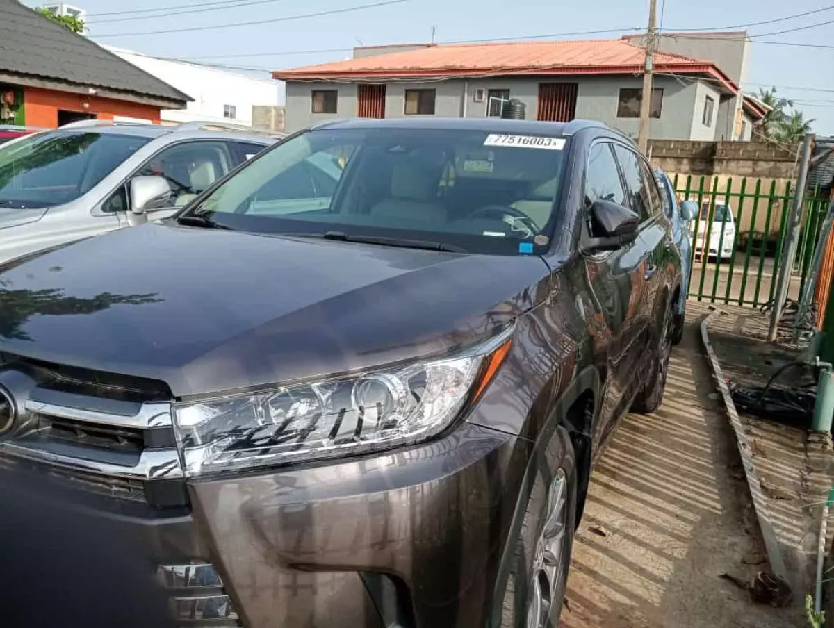 Toyota Highlander   - 2018