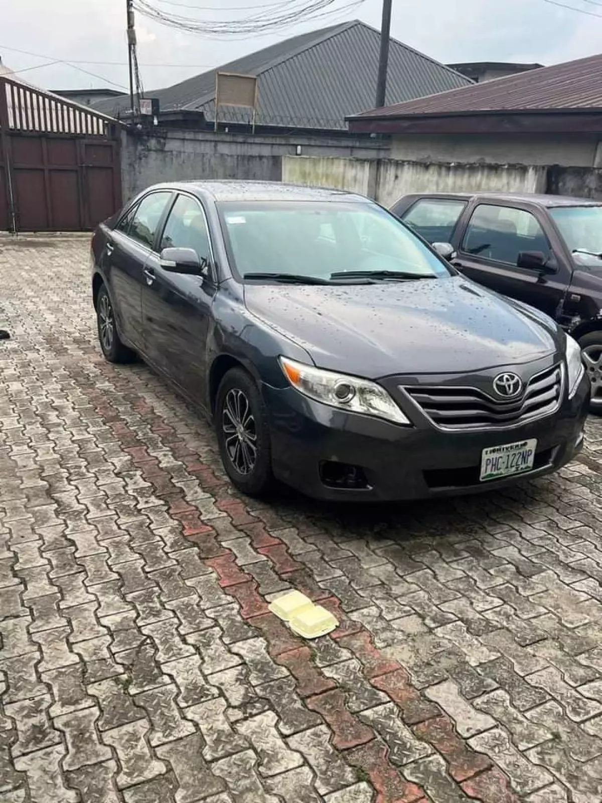 Toyota Camry   - 2011