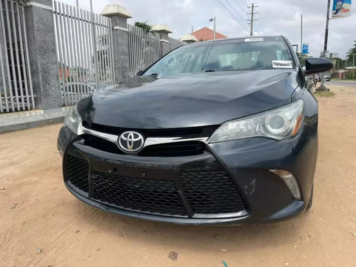 Toyota Camry   - 2015