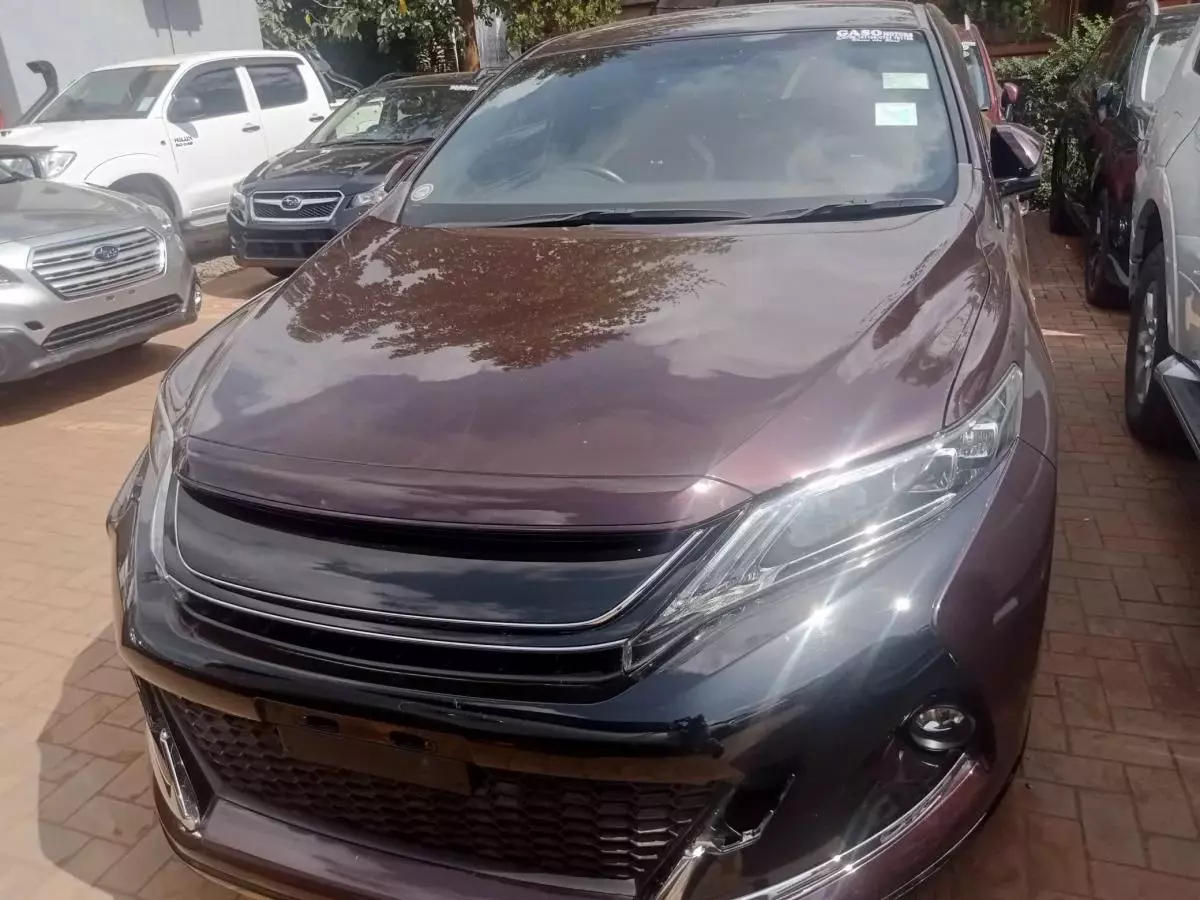 Toyota Harrier   - 2016