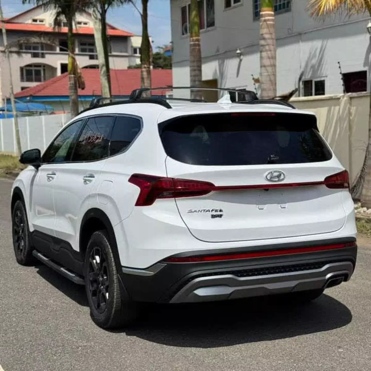 Hyundai Santa Fe   - 2023