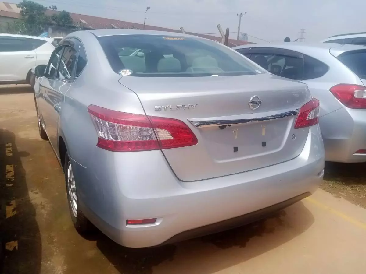 Nissan Sylphy   - 2011