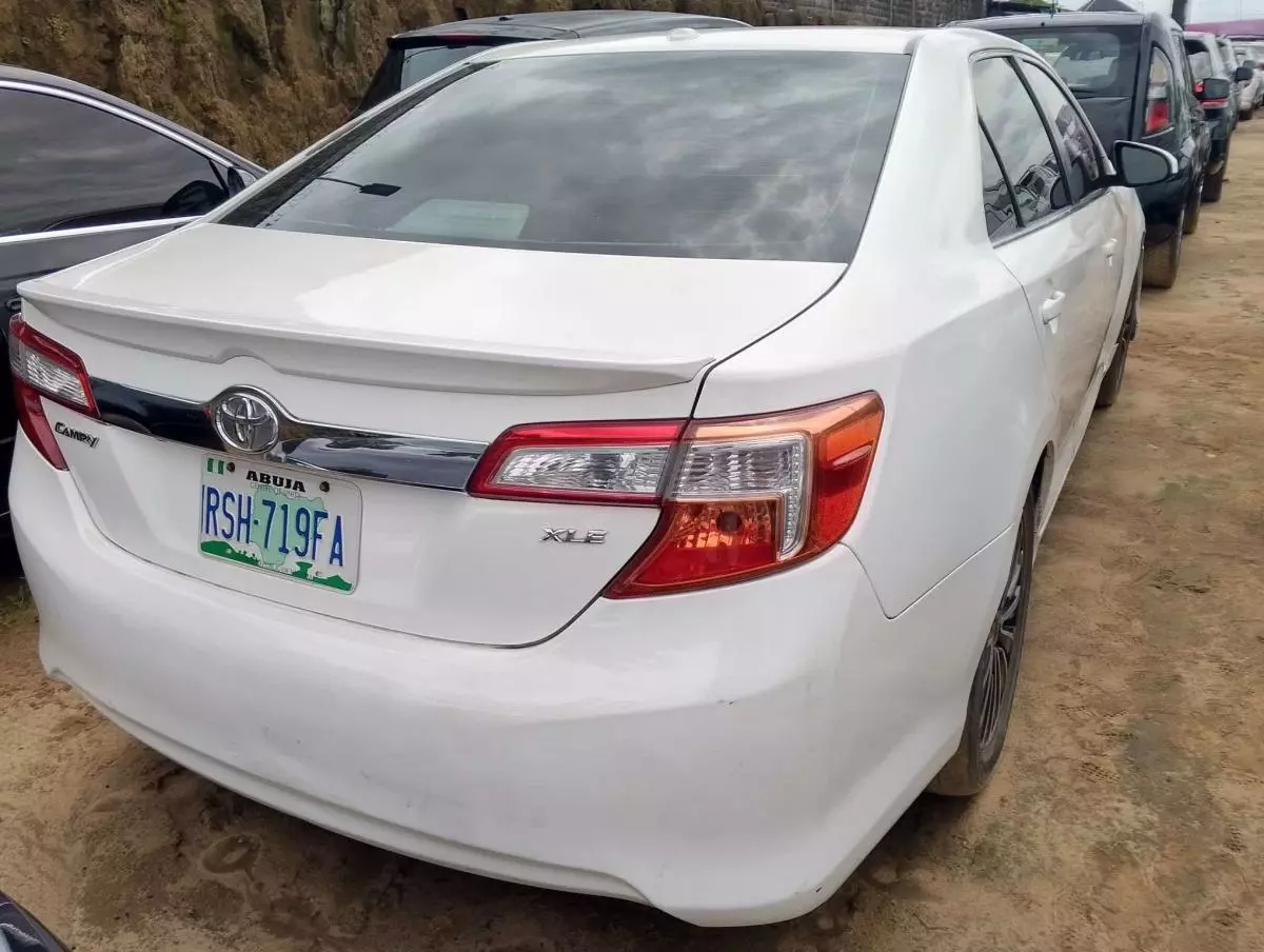 Toyota Camry   - 2012