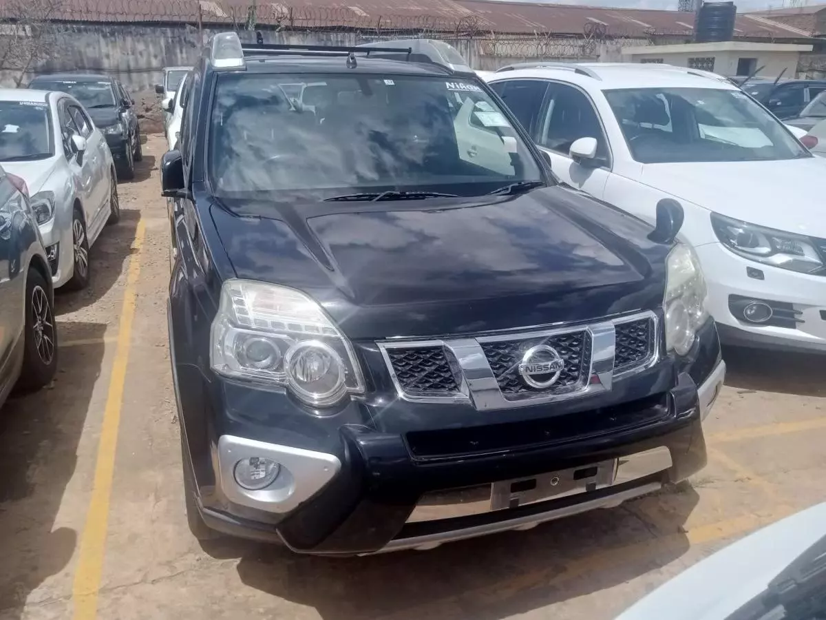 Nissan X- trail   - 2011