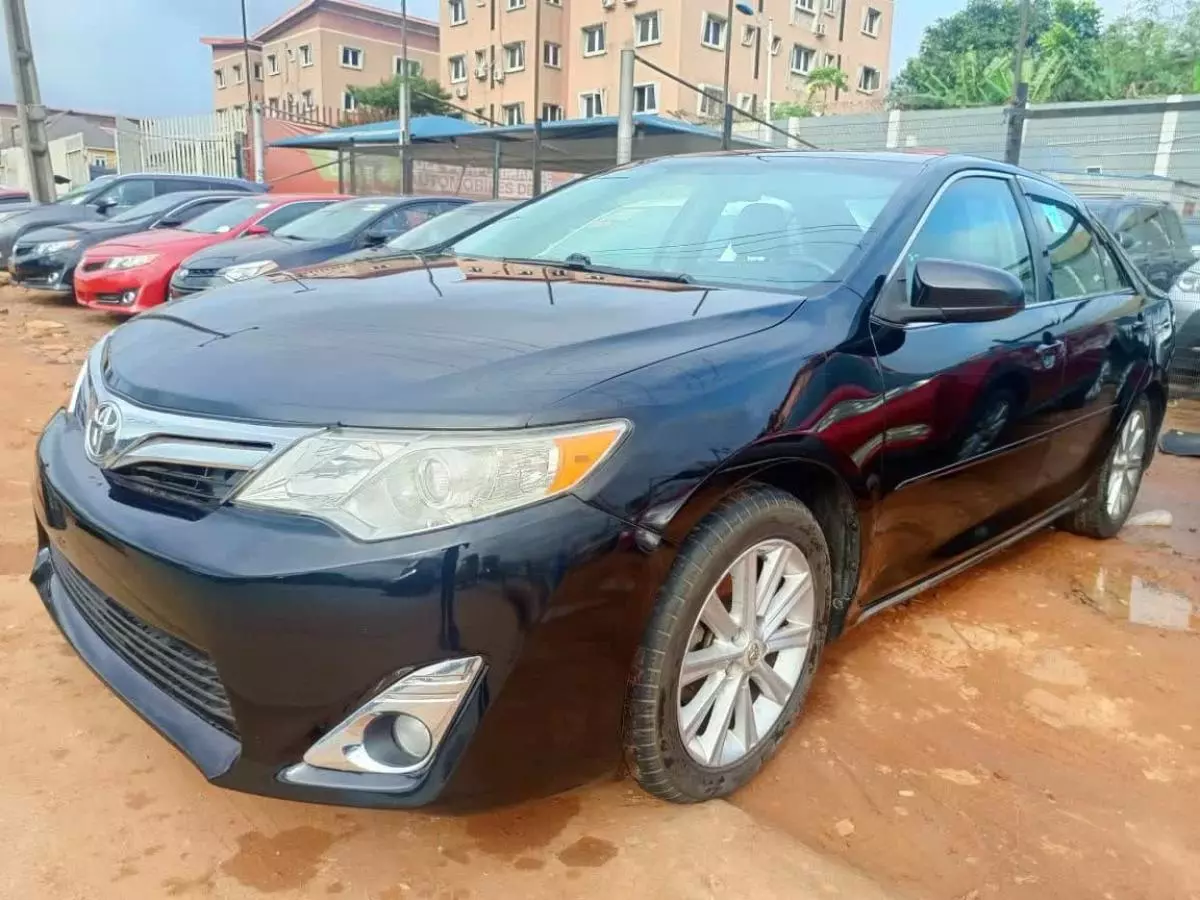 Toyota Camry   - 2012