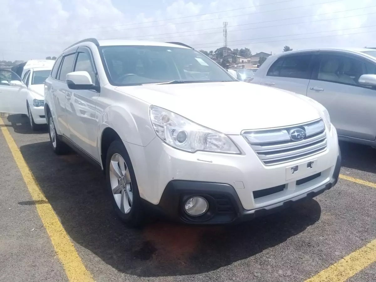 Subaru Outback   - 2011