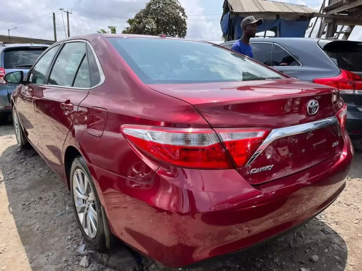 Toyota Camry   - 2018